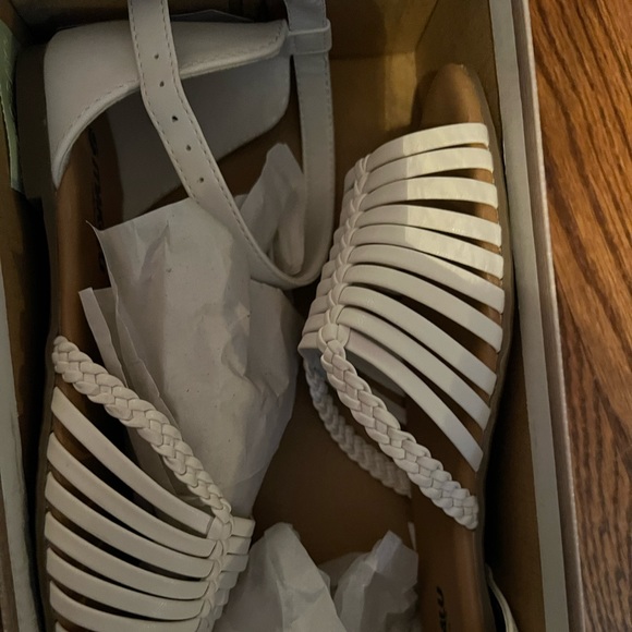 Women sandals - Picture 1 of 3